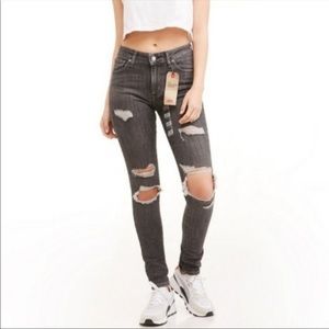 Grey ripped levi jeans!